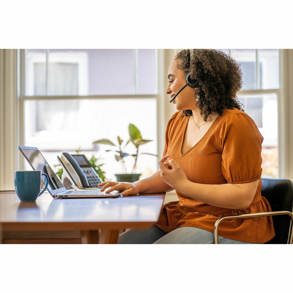Poly Voyager 4320 Microsoft Teams Certified USB-C Headset + BT700 Dong